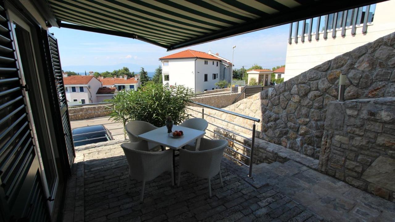Apartments Adria Малинска Екстериор снимка