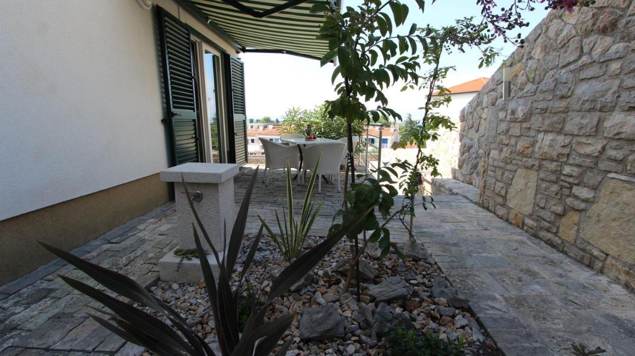 Apartments Adria Малинска Екстериор снимка