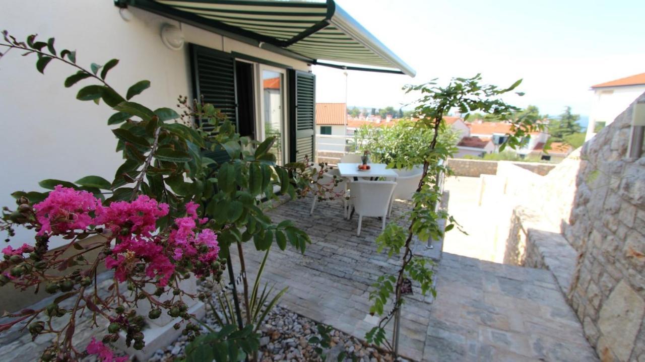 Apartments Adria Малинска Екстериор снимка