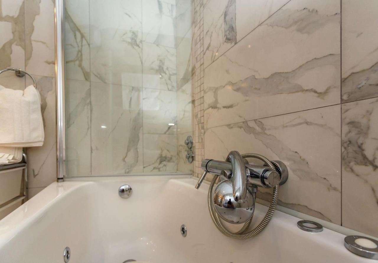 Apartments Adria Малинска Екстериор снимка