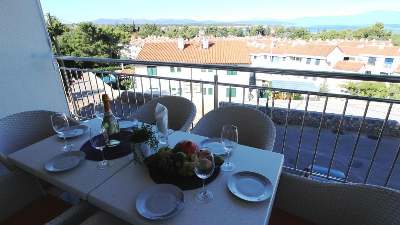 Apartments Adria Малинска Екстериор снимка