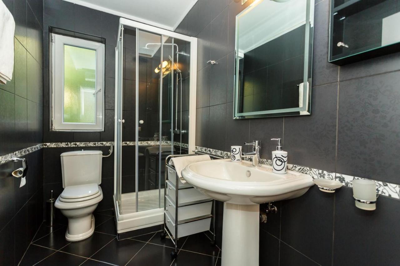 Apartments Adria Малинска Екстериор снимка