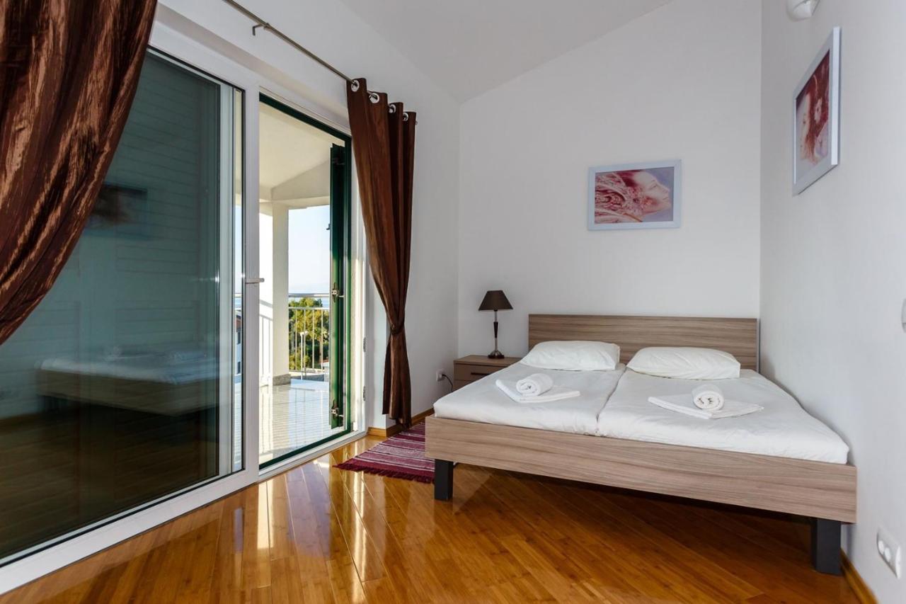 Apartments Adria Малинска Екстериор снимка