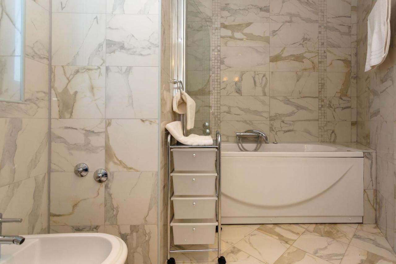 Apartments Adria Малинска Екстериор снимка