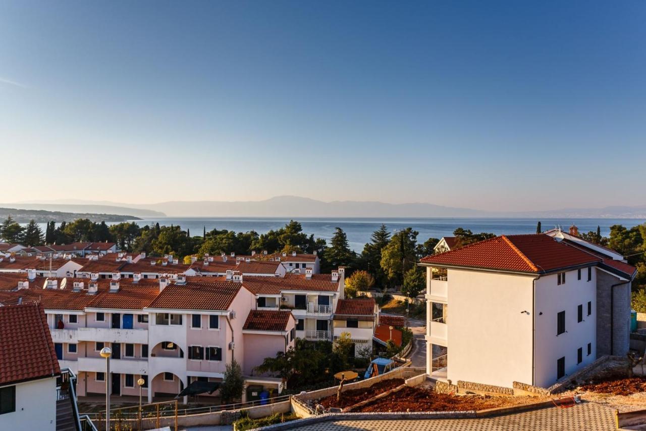 Apartments Adria Малинска Екстериор снимка
